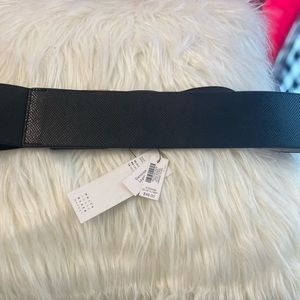 White House black market belt (NWT)